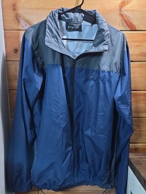 frogg toggs Men's Blue and Gray Packable Windbreaker M/L 0818